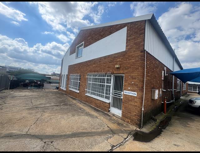 400M² WAREHOUSE TO LET IN WYNBERG
